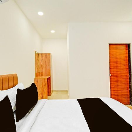 Super Townhouse Oak Suchitra Kompally Road Formerly Sun Moon Hotels Trimulgherry Eksteriør bilde
